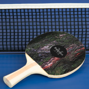 Rote schwarze Baummosse Holzrinde Monogram Tischtennis Schläger