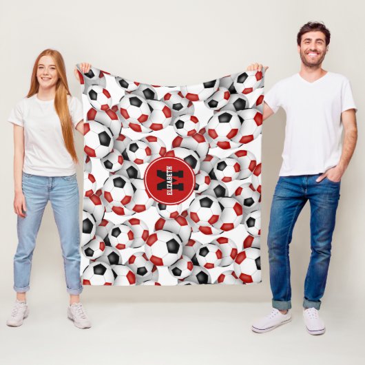 Rote schwarze Fußballbälle Mannschaftsfarben mit M Fleecedecke (Beispiel)