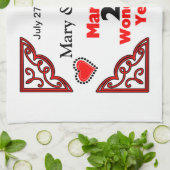 Rote schwarze Herz-Namen u. datieren 25 Handtuch (Gefaltet)