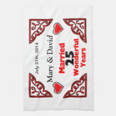 Rote schwarze Herz-Namen u. datieren 25 Handtuch (Vertikal)