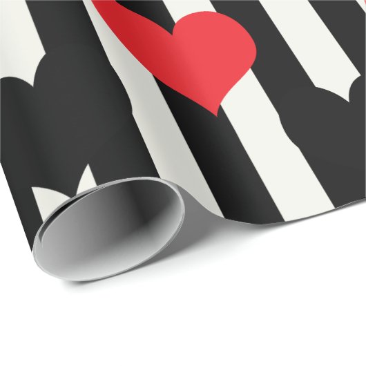 Rote schwarze Herzen auf Schwarz-weißen Streifen Geschenkpapier (Rolleneckpunkt)