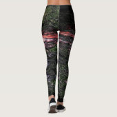 Rote schwarze Holzbäume Leggings (Rückseite)