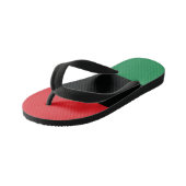 Rote, Schwarze und Grüne Flagge Kinderbadesandalen (Schrägansicht)