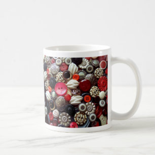 Rote schwarze und silberne Knopf-Collage Kaffeetasse