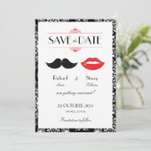 Rote, schwarze und weiße Mustache & Lips Damask Ho Save The Date (Stehend Vorderseite)