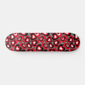Rote, schwarze, weiße Herzen, Valentinstag . Skateboard (Horizontal)