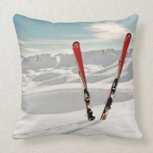 Rote Skis Kissen