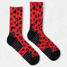 Rote Socken mit schwarzen Paw-Prints