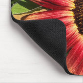 Rote Sonnenblume mit Biene Mousepad (Ecke)