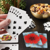 Rote Spielkarten mit Blumen (In Situ)