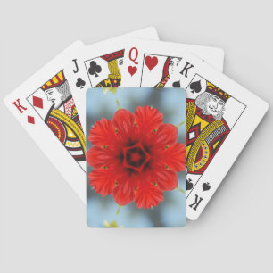 Rote Spielkarten mit Blumen