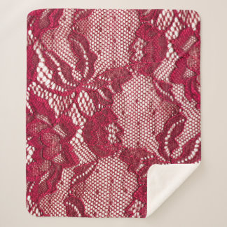 Rote Spitze: elastischer Jacquardtextil. Sherpadecke