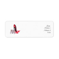 Rote Stiletto Schuhe und Lilien-Rückgabezeichen