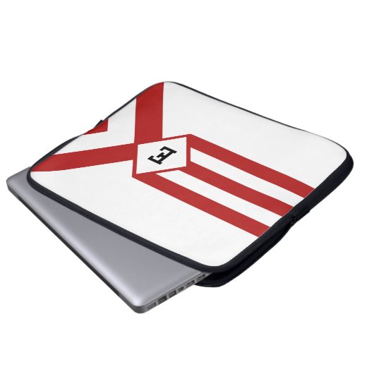 Rote Streifen und Chevronen mit Monogramm auf Weiß Laptopschutzhülle (Vorne Knopf)