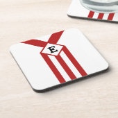 Rote Streifen und Chevronen mit Monogramm auf Weiß Untersetzer (Linke Seite)