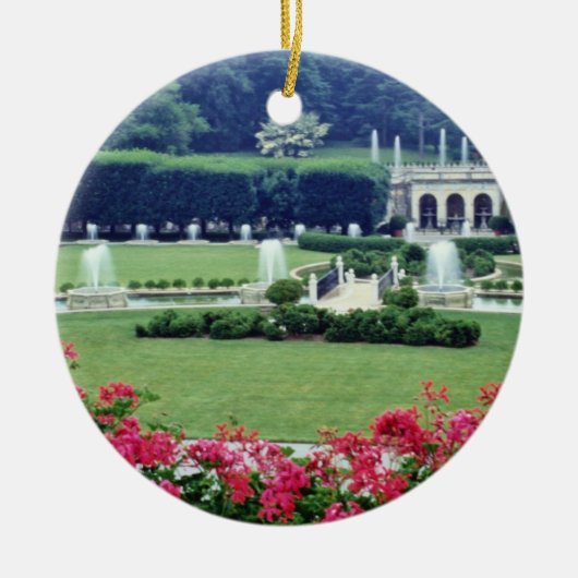 Rote Szene vom erhaltenden Balkon, Longwood Gard Keramik Ornament (Vorne)