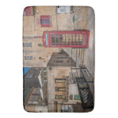 Rote Telefonzelle in Valletta Malta Badematte (Vorderseite Vertikal)