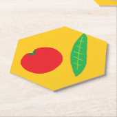Rote Tomaten/Paradeiser, grünes Blatt auf Orange Untersetzer (angewinkelt)