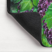 Rote Trauben an einer Augustrebe von Alfred Fox Mousepad (Ecke)