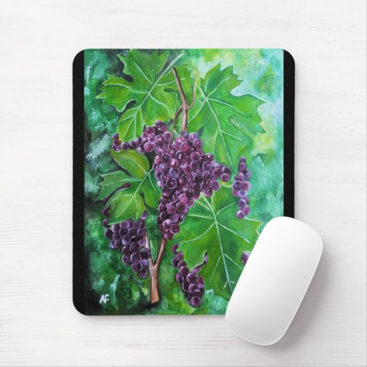 Rote Trauben an einer Augustrebe von Alfred Fox Mousepad (Mit Mouse)