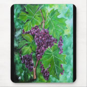 Rote Trauben an einer Augustrebe von Alfred Fox Mousepad (Vorne)