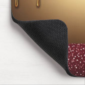 Rote tropfende Farbe über goldenem Glitter-Hinterg Mousepad (Ecke)
