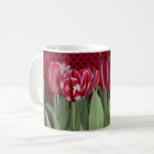 Rote Tulips auf Gradient Kaffeetasse (Vorderseite Links)