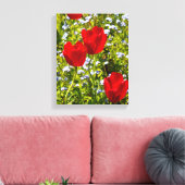 Rote Tulips in den Feldern Leinwanddruck (Insitu (Wohnzimmer))