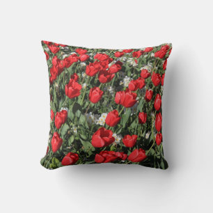 Rote Tulips und weiße Primrosen Kissen