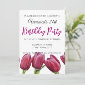 Rote Tulpen auf blauem Hintergrund Einladung (Stehend Vorderseite)