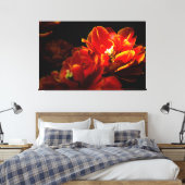Rote Tulpen dunkler Hintergrund Leinwanddruck (Insitu (Schlafzimmer))