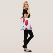 Rote Tulpen mit Blau Tasche (Am Model)