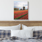 Rote Tulpen und Windmühle Leinwanddruck (Insitu (Schlafzimmer))