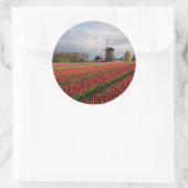 Rote Tulpen und Windmühle Runder Aufkleber (Tasche)