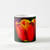 Rote Tulpenblume Verwandlungstasse (Mittel)