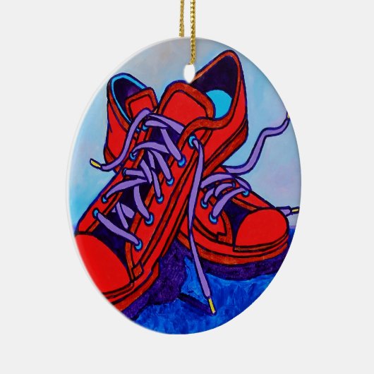 Rote Turnschuhe zwei Keramik Ornament (Rechts)