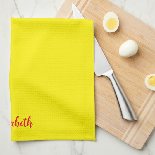 Rote Typografie Name Gelbe Farbe Custom Geschirrtuch (Viertel Falte)