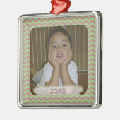 Rote u. grüne Zickzack datierte Ornament Aus Metall (Links)