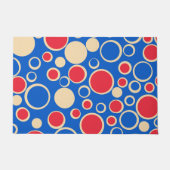 Rote und blaue Punkte auf blau Fußmatte (Vorderseite)