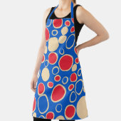 Rote und blaue Punkte auf blau Schürze (InSitu)