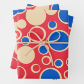 Rote und blaue Punkte auf rot Geschenkpapier Set (Beispiel)