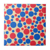 Rote und blaue Punkte auf Tan Fliese (Vorderseite)