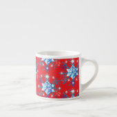 Rote und blaue Schneeflocken und Sterne Espressotasse (Rechts)