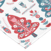 Rote und blaue skandinavische Weihnachtsbaumkunst Mittelgroßer Tischläufer (Ecke)