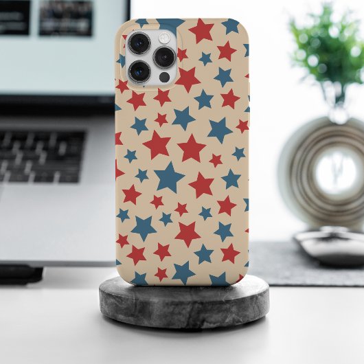 Rote und blaue Sterne, 4. Juli, beiger Hintergrund Case-Mate iPhone Hülle