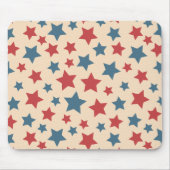Rote und blaue Sterne, 4. Juli, beiger Hintergrund Mousepad (Vorne)