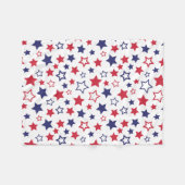 Rote und blaue Sterne, 4. Juli, weißer Hintergrund Fleecedecke (Vorderseite (Horizontal))