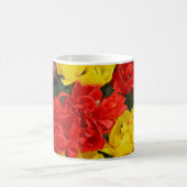 Rote und gelbe Frühlingtulis Kaffeetasse (Mittel)