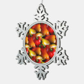 Rote und gelbe Paprikaschoten Schneeflocken Zinn-Ornament (Rechts)
