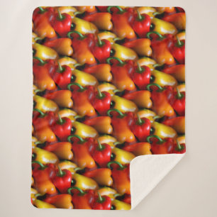 Rote und gelbe Paprikaschoten Sherpadecke